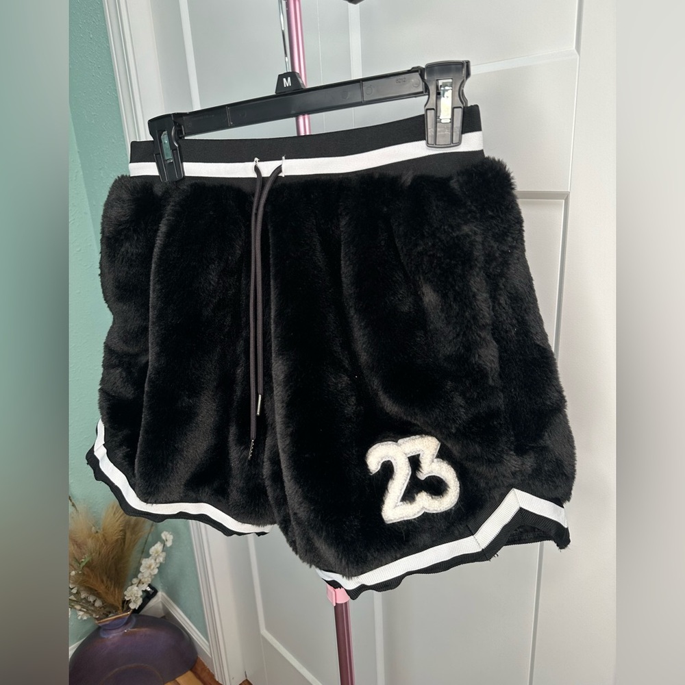 tricki “the softest shorts on Earth” 23 black/white size large womens minky fur